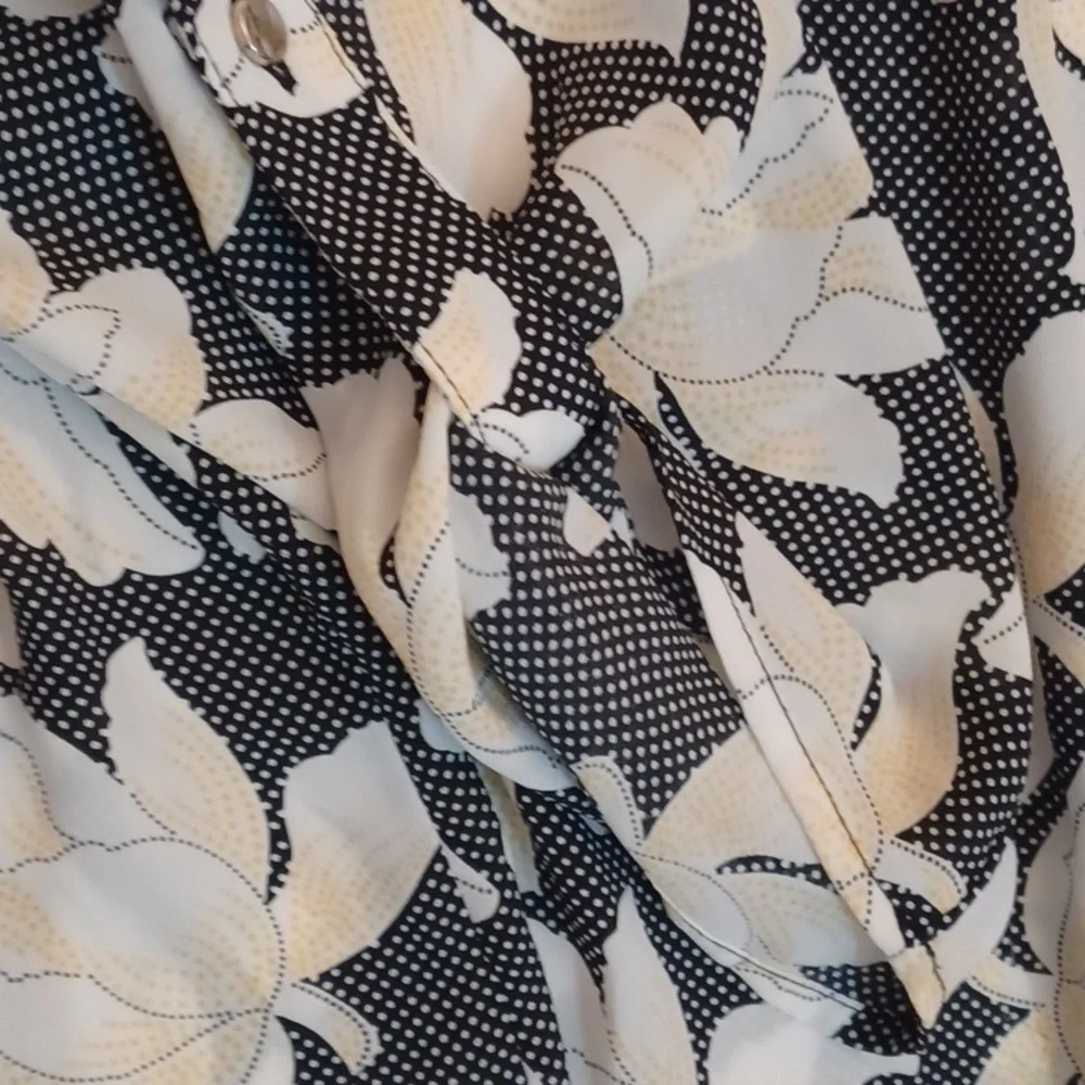 Cato Floral V-Neck Hi-low Blouse - Picture 5 of 9